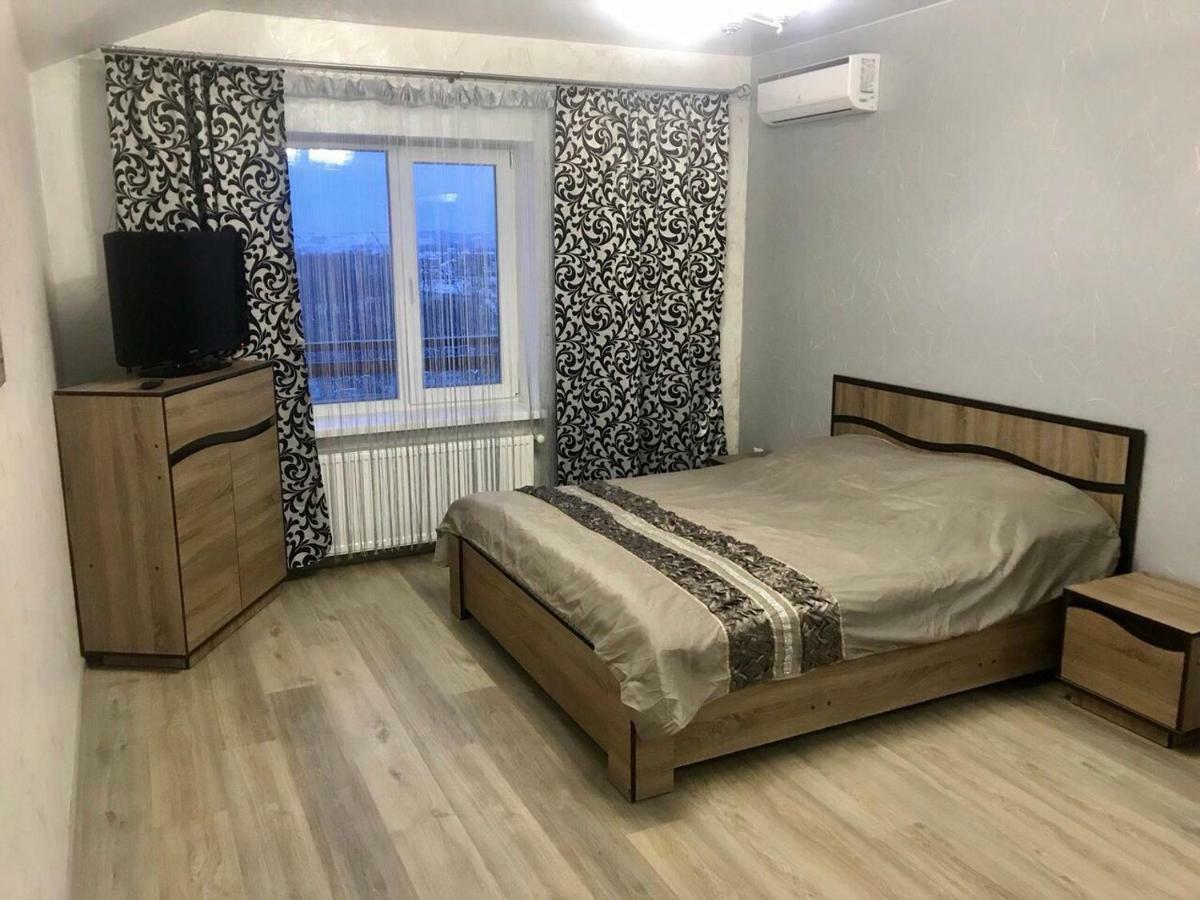 Апартаменти Економ Ivano-Frankivsk Luaran gambar